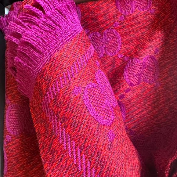 GUCCI EMBROIDERED GG Supreme 45x95 Women’s Scarf Flame Pink BNWT Made In Italy - Picture 4 of 16